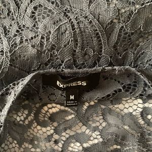 Grey laced short sleeved turtle neck !